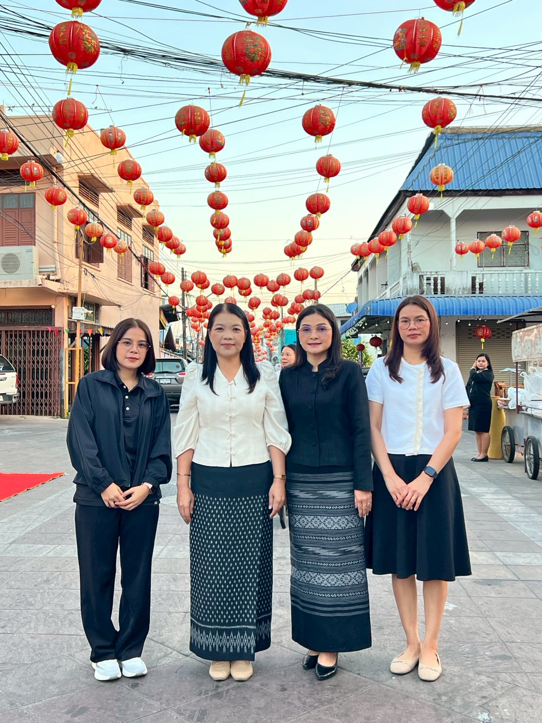 title - ส.ป.ก.ยโสธร ร่วมกิจกรรมทำบุญตักบาตรย้อนยุค วิถีถิ่น วิถีไทย ณ ถนนคนเดินยโสธร เมืองเก่าบ้านสิงห์ท่า ประจำปีงบประมาณ พ.ศ.2569